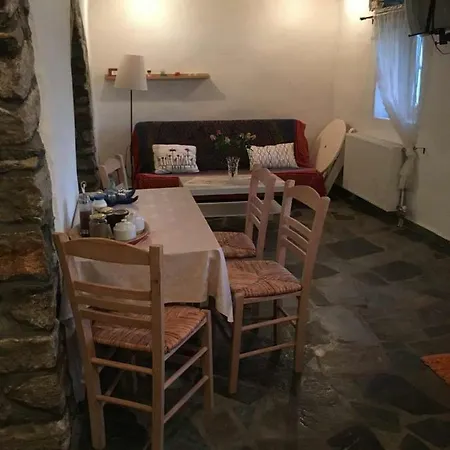 Traditional House At Skalados Village Lejlighed